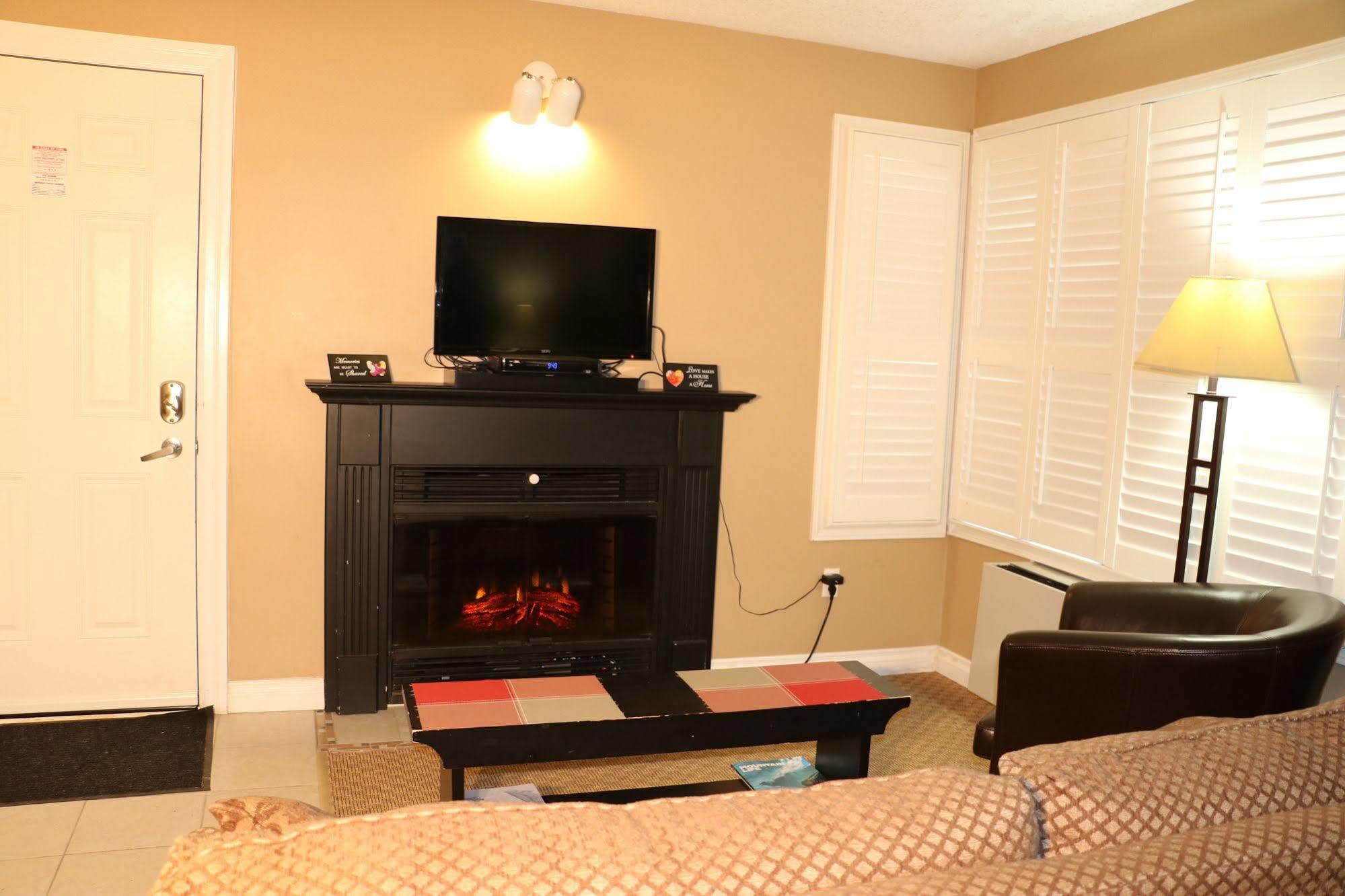 Blue Mountain Suites Blue Mountains Bagian luar foto